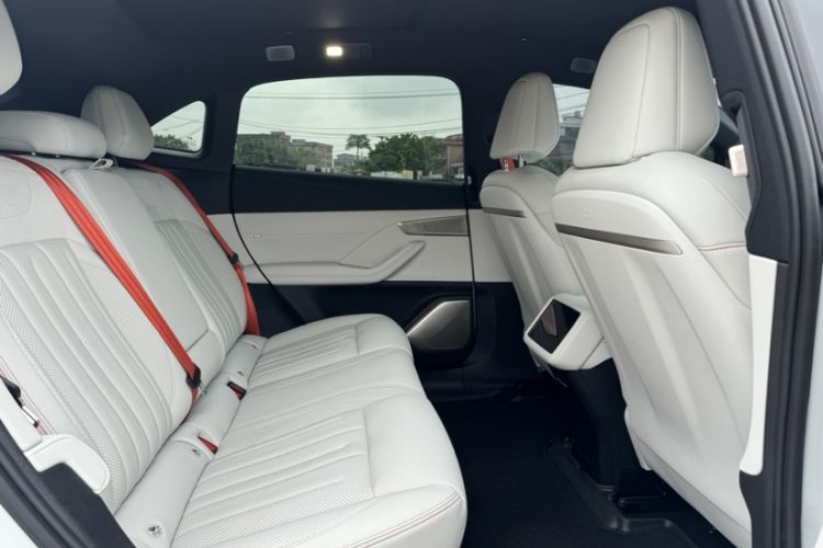 Used ONVO L60 2025 Model—60 kWh Rear-Wheel-Drive Version Interior 5