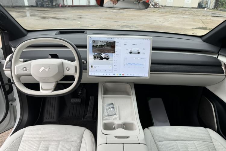 Used ONVO L60 2025 Model—60 kWh Rear-Wheel-Drive Version Interior 6