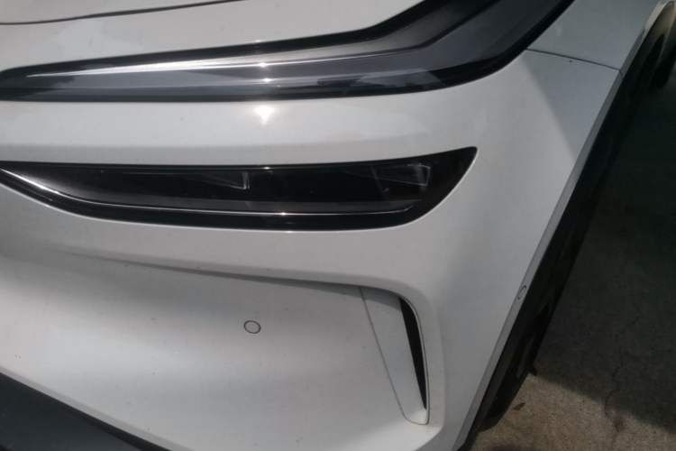 Used ONVO L60 2025 Model—60 kWh Rear-Wheel-Drive Version Left Front Headlight