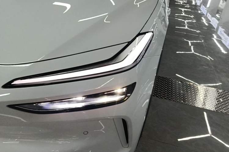 Used ONVO L60 2025 Model—60 kWh Rear-Wheel-Drive Version Left Front Headlight