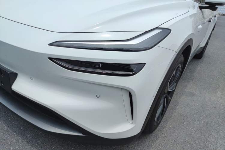Used ONVO L60 2025 Model—60 kWh Rear-Wheel-Drive Version Left Front Headlight