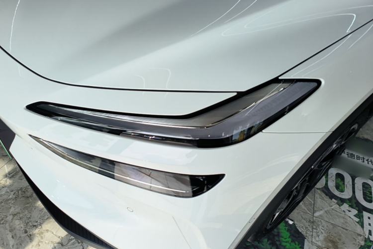 Used ONVO L60 2025 Model—60 kWh All-Wheel-Drive Version Left Front Headlight