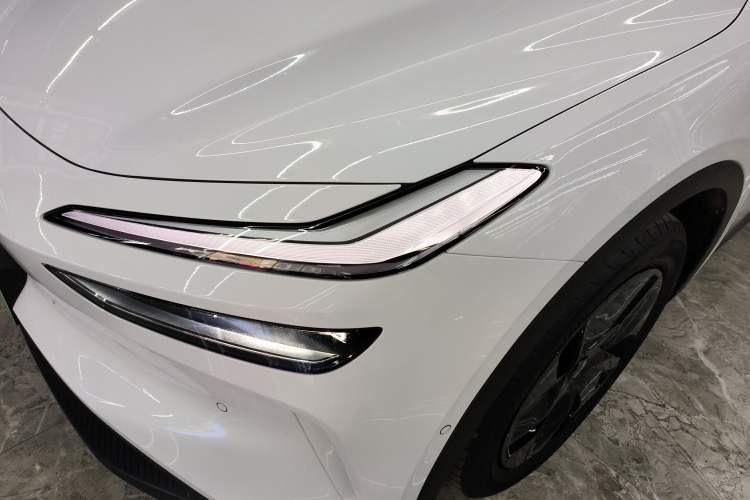 Used ONVO L60 2025 Model—60 kWh Rear-Wheel-Drive Version Left Front Headlight