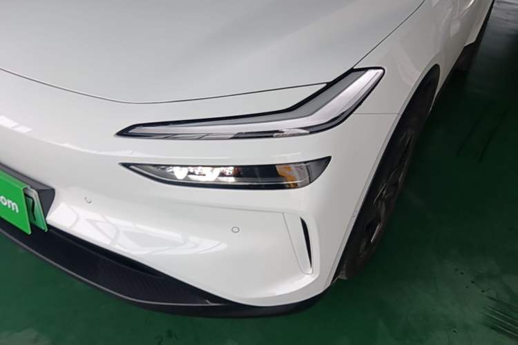Used ONVO L60 2025 Model—60 kWh All-Wheel-Drive Version Left Front Headlight