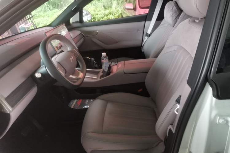 Used ONVO L60 2025 Model—60 kWh Rear-Wheel-Drive Version Left Front Seat