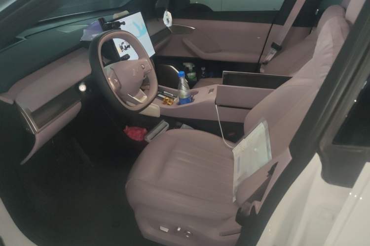 Used ONVO L60 2025 Model—60 kWh Rear-Wheel-Drive Version Left Front Seat