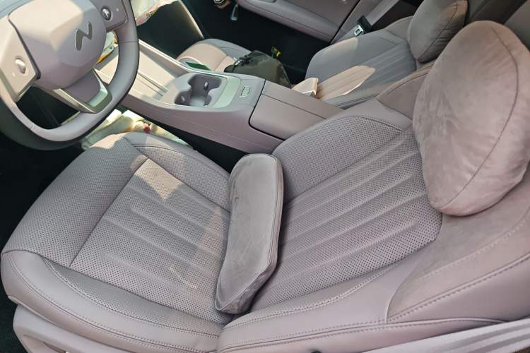 Used ONVO L60 2025 Model—60 kWh Rear-Wheel-Drive Version Left Front Seat