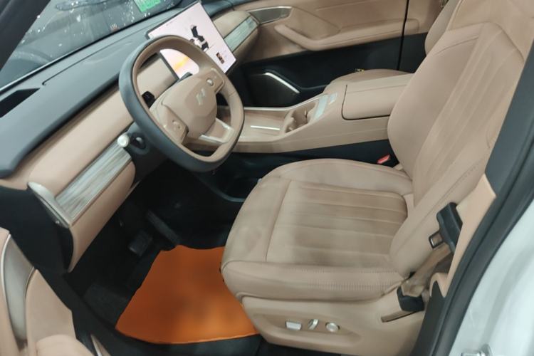 Used ONVO L60 2025 Model—60 kWh All-Wheel-Drive Version Left Front Seat