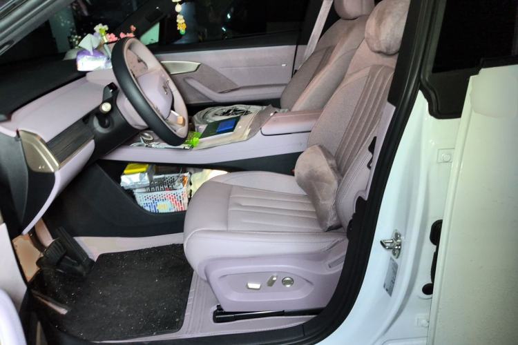 Used ONVO L60 2025 Model—60 kWh All-Wheel-Drive Version Left Front Seat