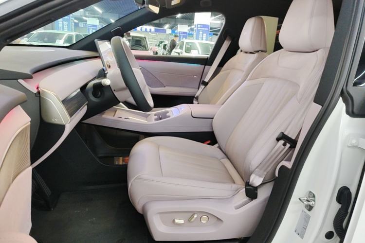 Used ONVO L60 2025 Model—60 kWh Rear-Wheel-Drive Version Left Front Seat