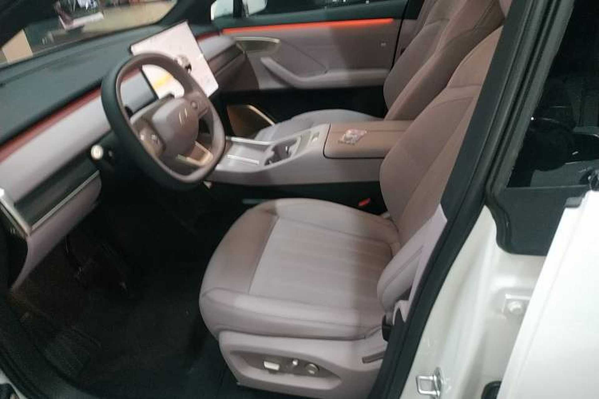 Used ONVO L60 2025 Model—85 kWh All-Wheel-Drive Version Left Front Seat