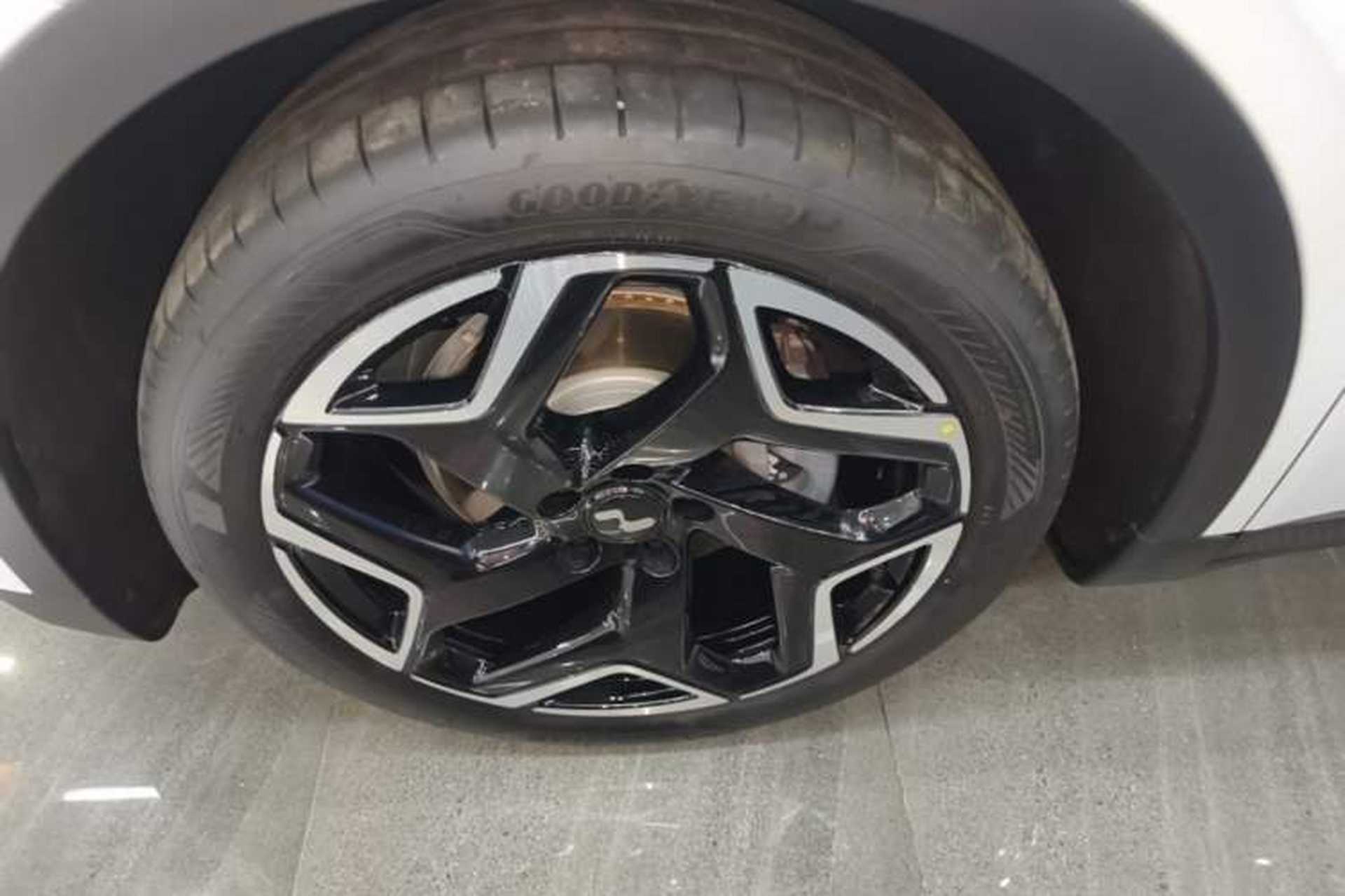 Used ONVO L60 2025 Model—60 kWh Rear-Wheel-Drive Version Left Front Wheel Hub