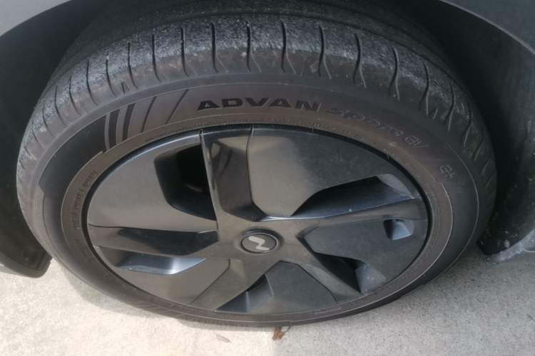 Used ONVO L60 2025 Model—60 kWh Rear-Wheel-Drive Version Left Front Wheel Hub