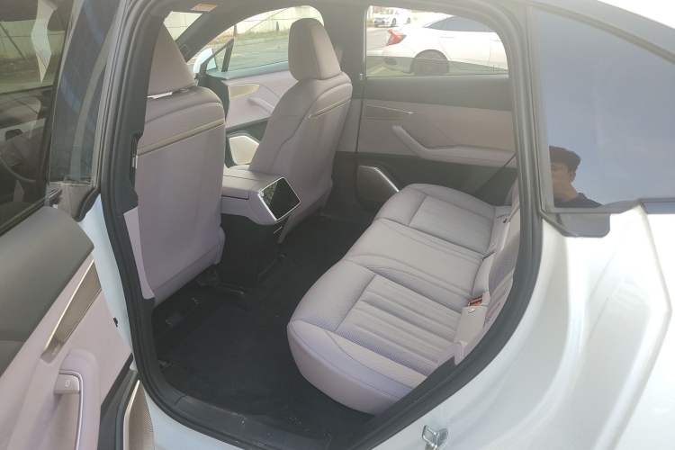 Used ONVO L60 2025 Model—60 kWh Rear-Wheel-Drive Version Left Rear Seat