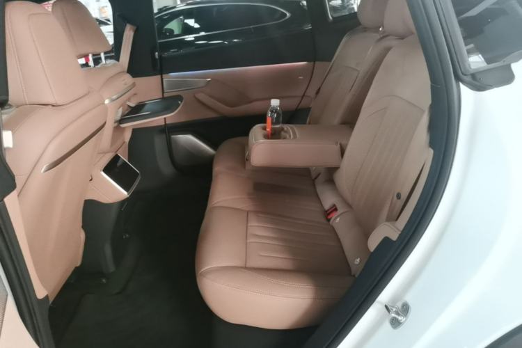 Used ONVO L60 2025 Model—60 kWh All-Wheel-Drive Version Left Rear Seat