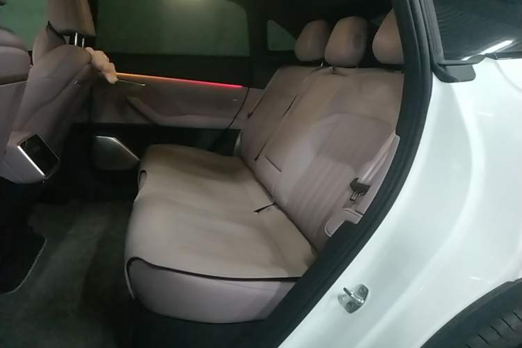 Used ONVO L60 2025 Model—85 kWh Rear-Wheel-Drive Version Left Rear Seat