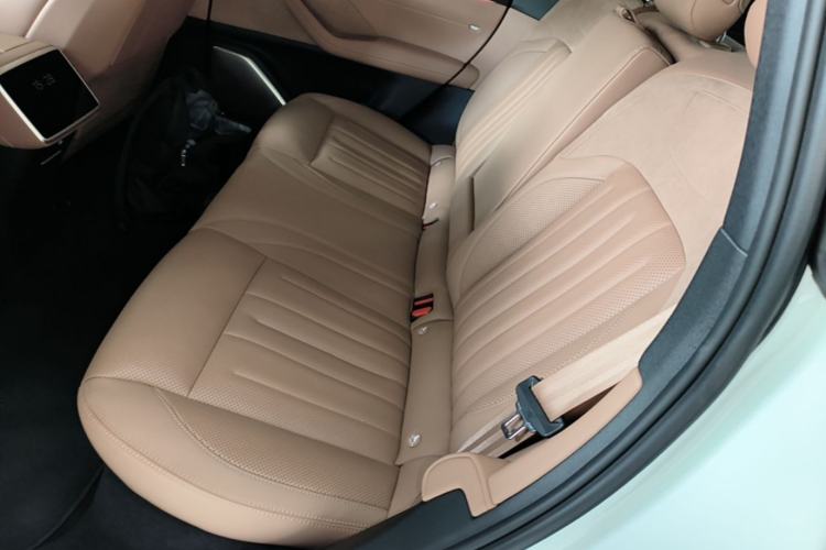 Used ONVO L60 2025 Model—60 kWh All-Wheel-Drive Version Left Rear Seat