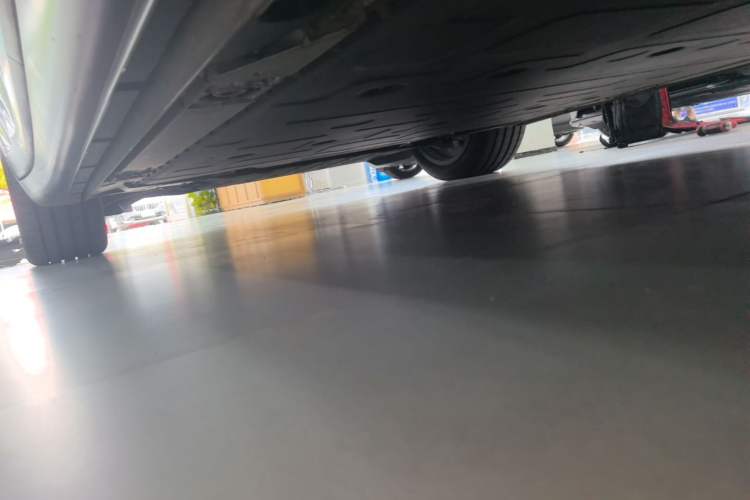 Used ONVO L60 2025 Model—85 kWh All-Wheel-Drive Version Left Side Sill