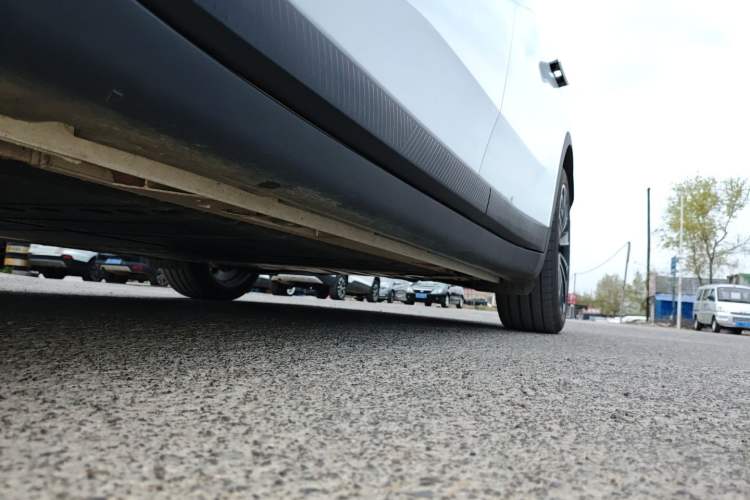 Used ONVO L60 2025 Model—60 kWh Rear-Wheel-Drive Version Left Side Sill