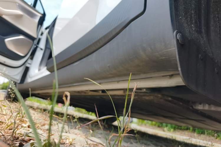 Used ONVO L60 2025 Model—60 kWh Rear-Wheel-Drive Version Left Side Sill