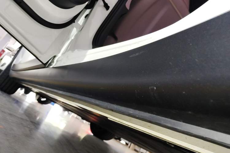 Used ONVO L60 2025 Model—60 kWh Rear-Wheel-Drive Version Left Side Sill