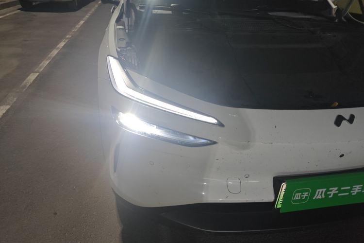 Used ONVO L60 2025 Model—60 kWh All-Wheel-Drive Version Right Front Headlight