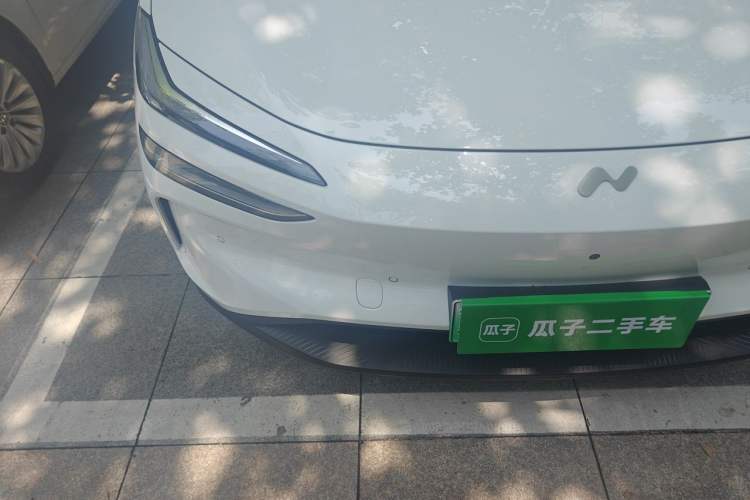Used ONVO L60 2025 Model—60 kWh Rear-Wheel-Drive Version Right Front Headlight