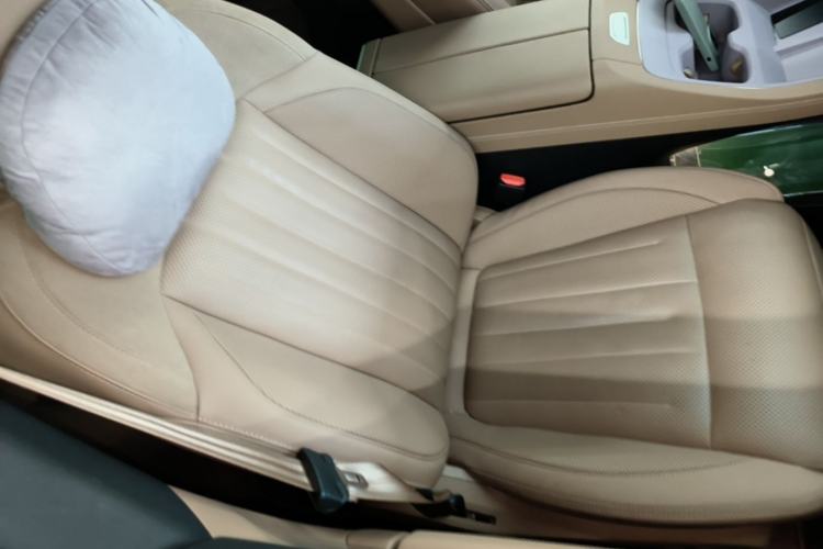 Used ONVO L60 2025 Model—60 kWh All-Wheel-Drive Version Right Front Seat