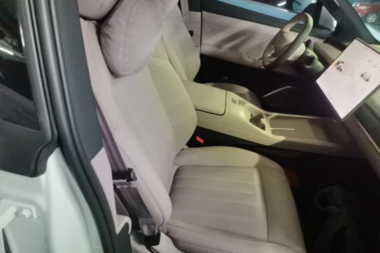 Used ONVO L60 2025 Model—60 kWh Rear-Wheel-Drive Version Right Front Seat