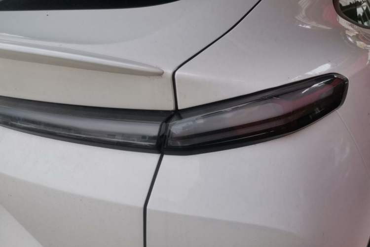 Used ONVO L60 2025 Model—60 kWh Rear-Wheel-Drive Version Right Rear Taillight