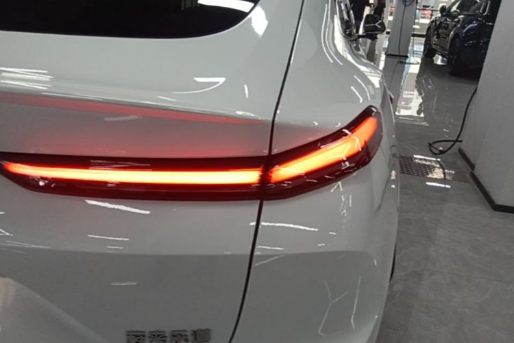 Used ONVO L60 2025 Model—60 kWh Rear-Wheel-Drive Version Right Rear Taillight