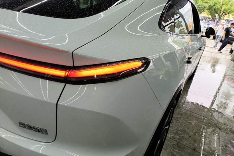 Used ONVO L60 2025 Model—60 kWh All-Wheel-Drive Version Right Rear Taillight