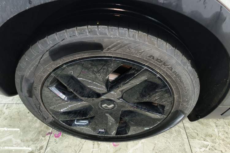Used ONVO L60 2025 Model—60 kWh All-Wheel-Drive Version Right Rear Wheel Hub