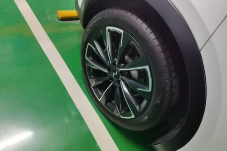 Used ONVO L60 2025 Model—60 kWh Rear-Wheel-Drive Version Right Rear Wheel Hub
