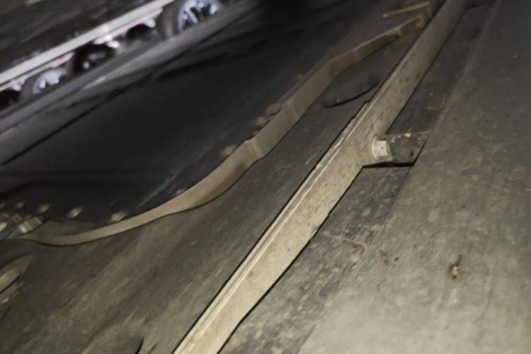 Used ONVO L60 2025 Model—60 kWh Rear-Wheel-Drive Version Right Side Sill