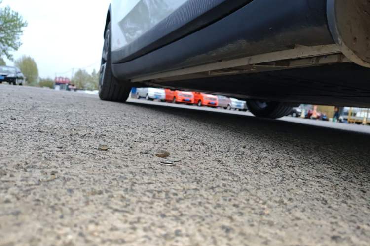 Used ONVO L60 2025 Model—60 kWh Rear-Wheel-Drive Version Right Side Sill