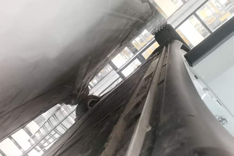 Used ONVO L60 2025 Model—60 kWh All-Wheel-Drive Version Right Side Sill