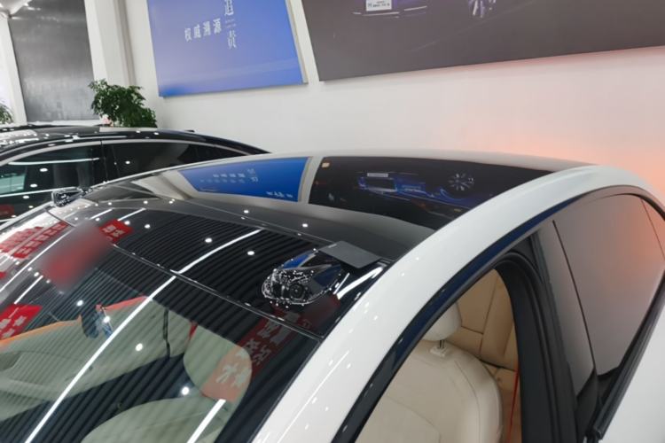 Used ONVO L60 2025 Model—60 kWh Rear-Wheel-Drive Version Roof