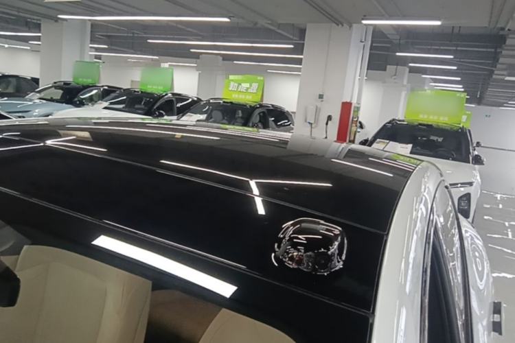 Used ONVO L60 2025 Model—60 kWh Rear-Wheel-Drive Version Roof