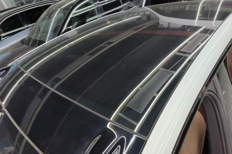 Used ONVO L60 2025 Model—60 kWh Rear-Wheel-Drive Version Roof