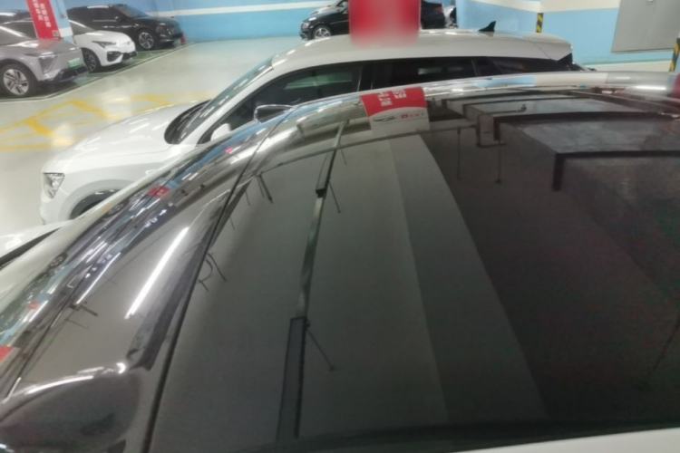 Used ONVO L60 2025 Model—60 kWh Rear-Wheel-Drive Version Roof