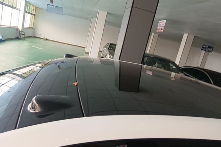 Used ONVO L60 2025 Model—60 kWh All-Wheel-Drive Version Roof