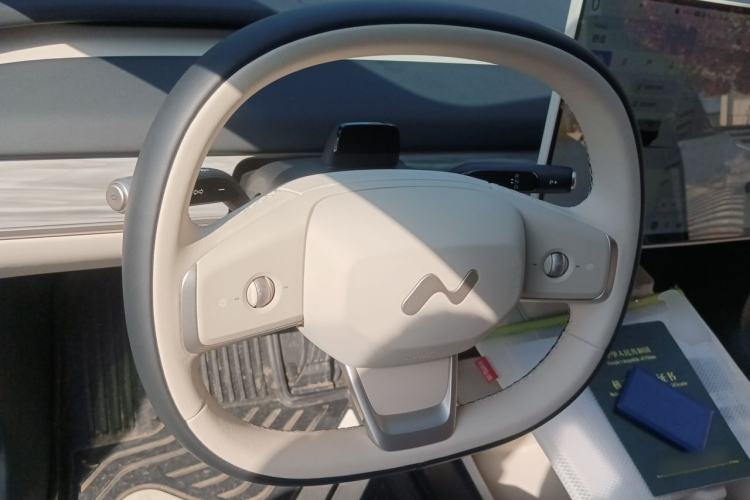 Used ONVO L60 2025 Model—60 kWh All-Wheel-Drive Version Steering Wheel