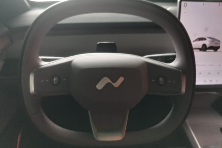 Used ONVO L60 2025 Model—60 kWh Rear-Wheel-Drive Version Steering Wheel