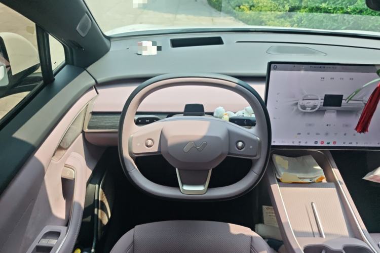 Used ONVO L60 2025 Model—60 kWh Rear-Wheel-Drive Version Steering Wheel