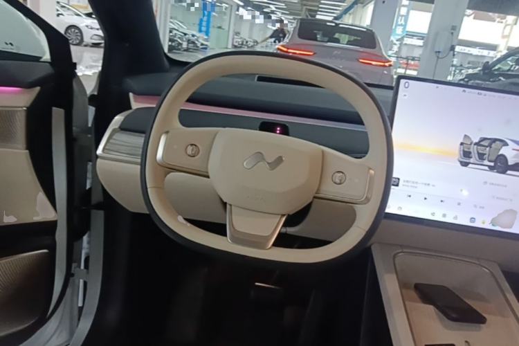 Used ONVO L60 2025 Model—60 kWh Rear-Wheel-Drive Version Steering Wheel