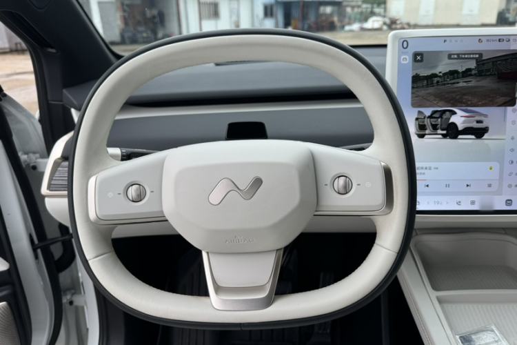 Used ONVO L60 2025 Model—60 kWh Rear-Wheel-Drive Version Steering Wheel