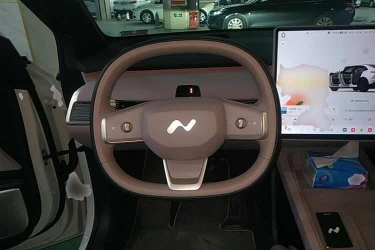 Used ONVO L60 2025 Model—85 kWh Rear-Wheel-Drive Version Steering Wheel