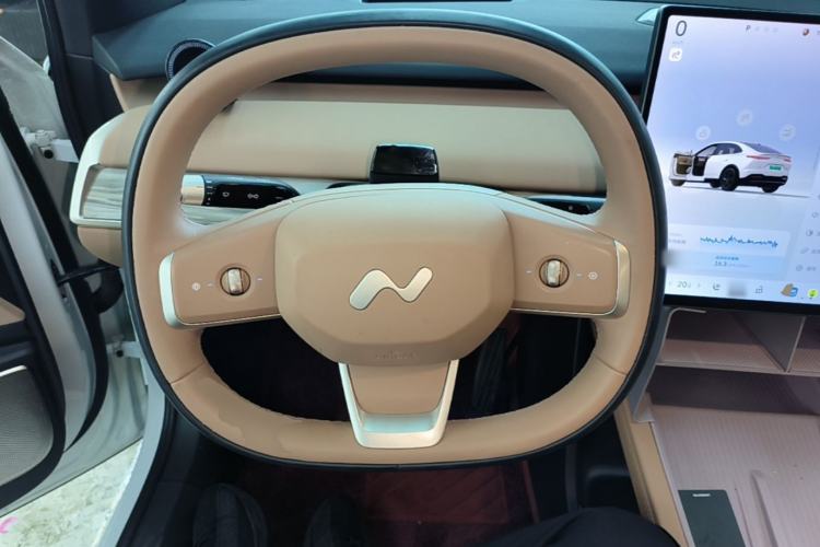 Used ONVO L60 2025 Model—60 kWh All-Wheel-Drive Version Steering Wheel
