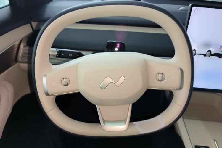 Used ONVO L60 2025 Model—60 kWh Rear-Wheel-Drive Version Steering Wheel